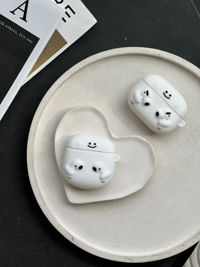 9fa5e9 کاور ایرپاد سیلیکونی Airpods in Hands (کدa0122) - Image 1