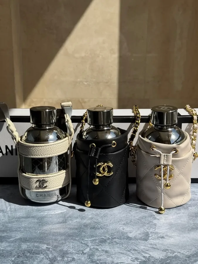 1bf78a بطری آب استیل شنل سری Thermos Cup با بند/کیف دوشی (کدa0271) - Image 1